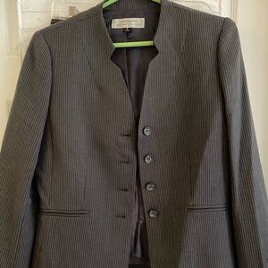 Tahari arthur levin pinstripe 2 piece suit